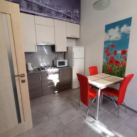 Apartment On Khorvatska Street Лвив Екстериор снимка