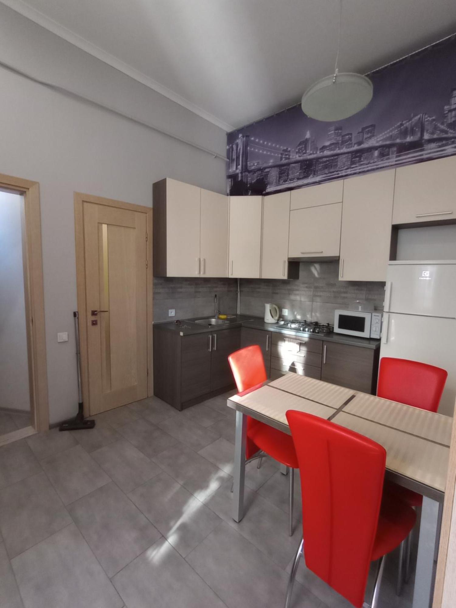 Apartment On Khorvatska Street Лвив Екстериор снимка