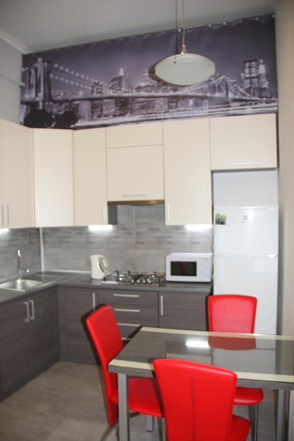 Apartment On Khorvatska Street Лвив Екстериор снимка