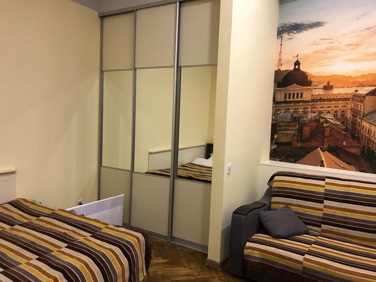 Apartment On Khorvatska Street Лвив Екстериор снимка