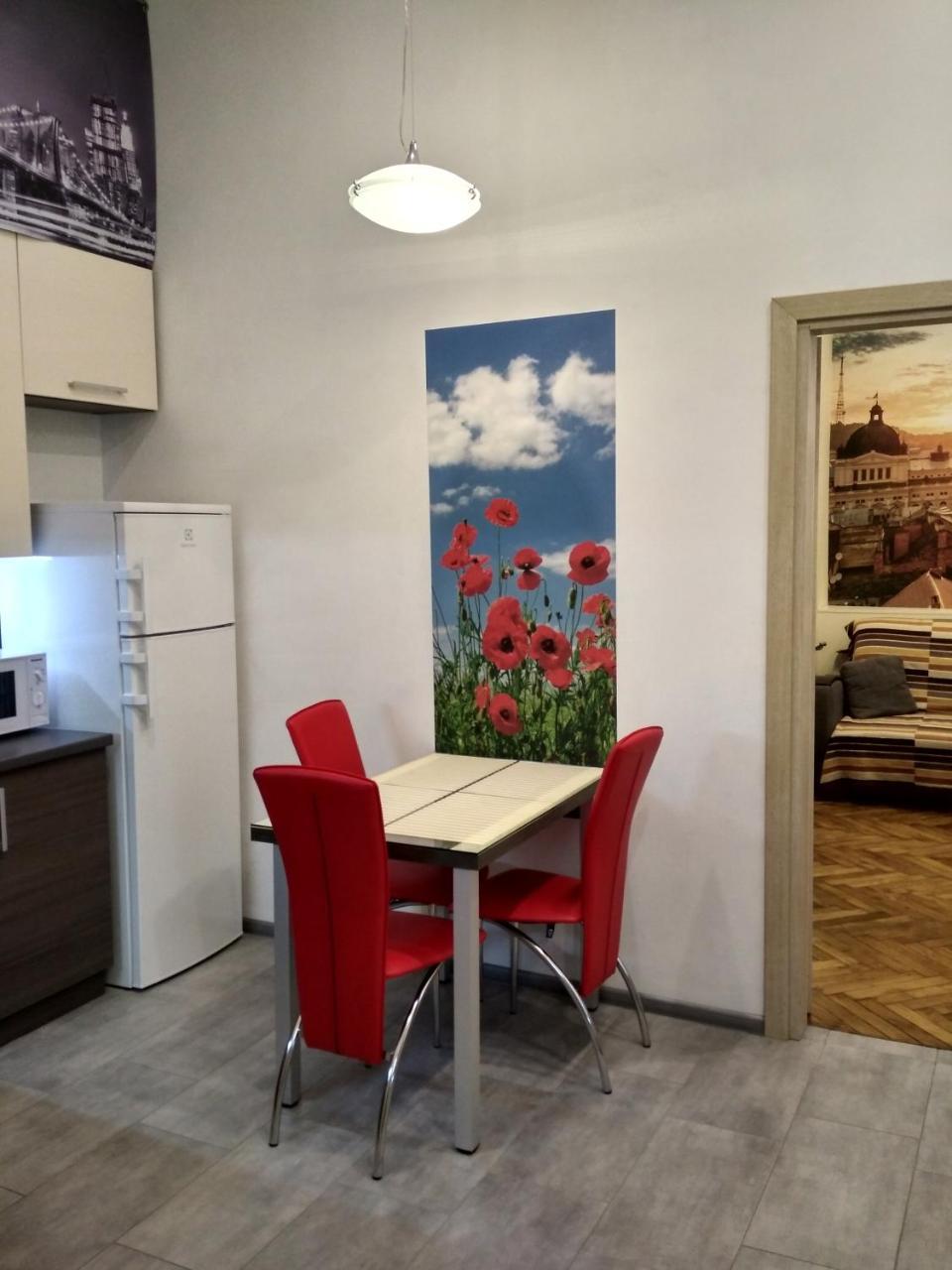 Apartment On Khorvatska Street Лвив Екстериор снимка